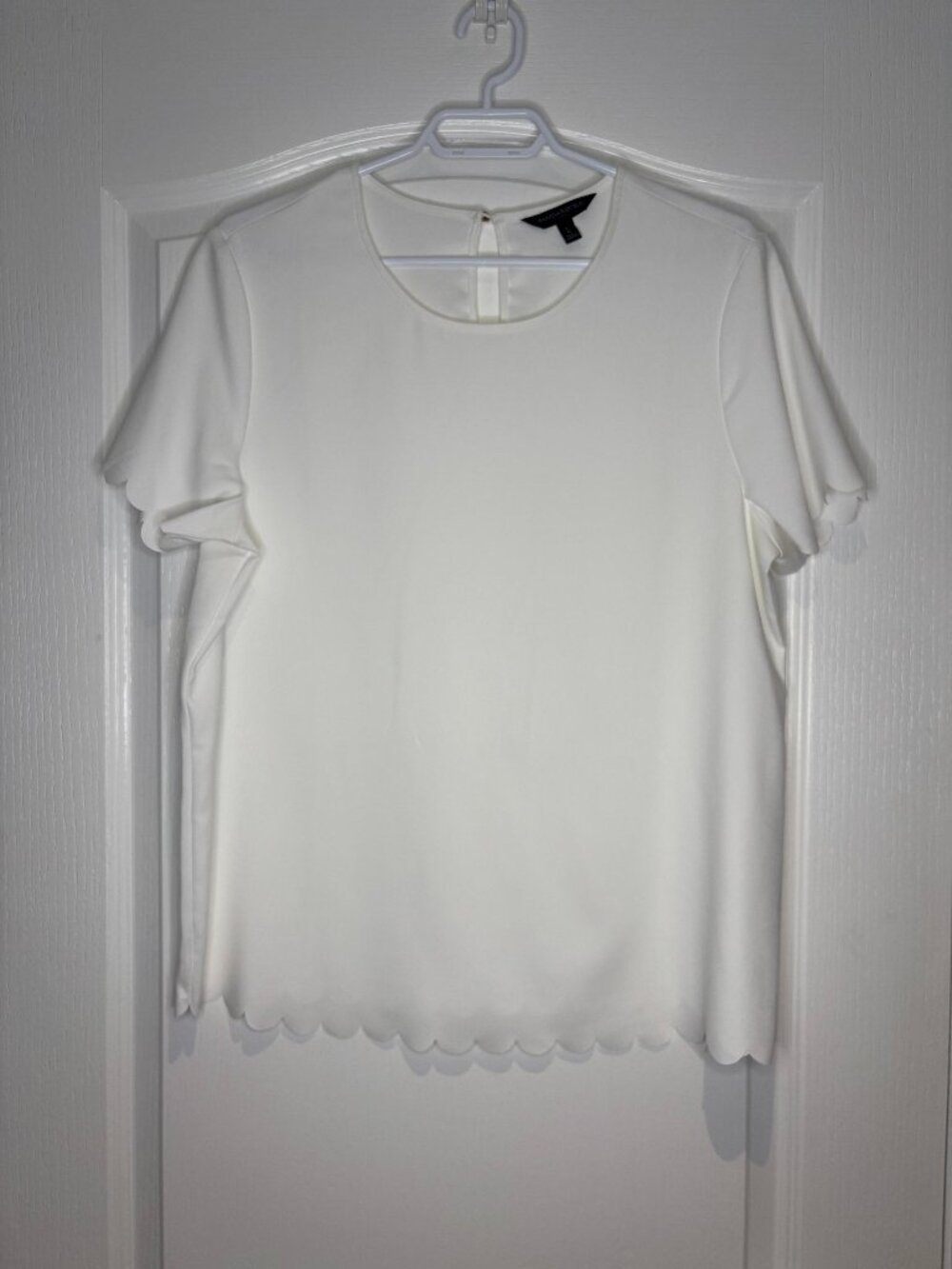 Banana Republic Scalloped Edges White Blouse Large